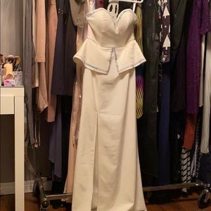 Hot vacation dress with high split